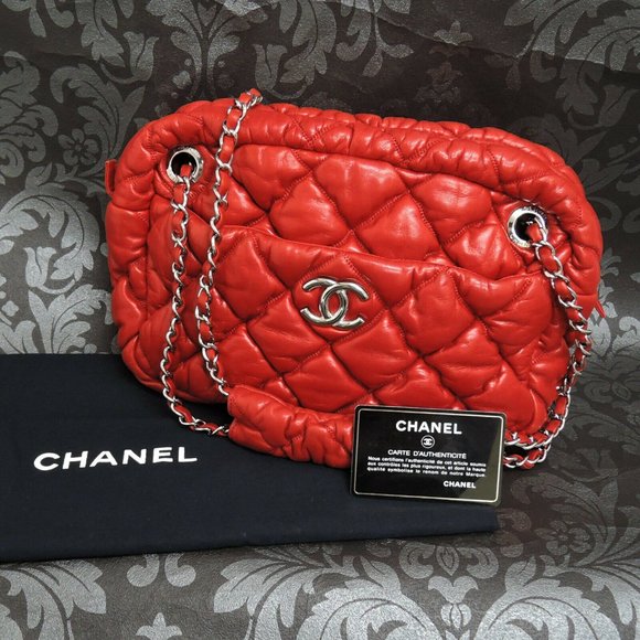 CHANEL RED LAMB QUILT SHOULDER BAG!! WOW!! - Picture 1 of 7